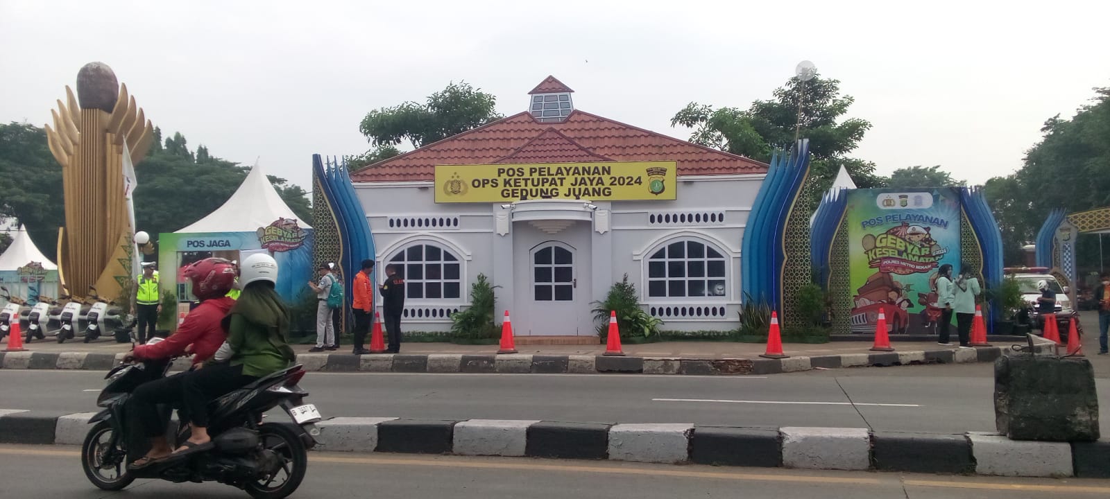 DUKUNGAN POSKO MUDIK LEBARAN BERSAMA SATLANTAS RESTRO BEKASI